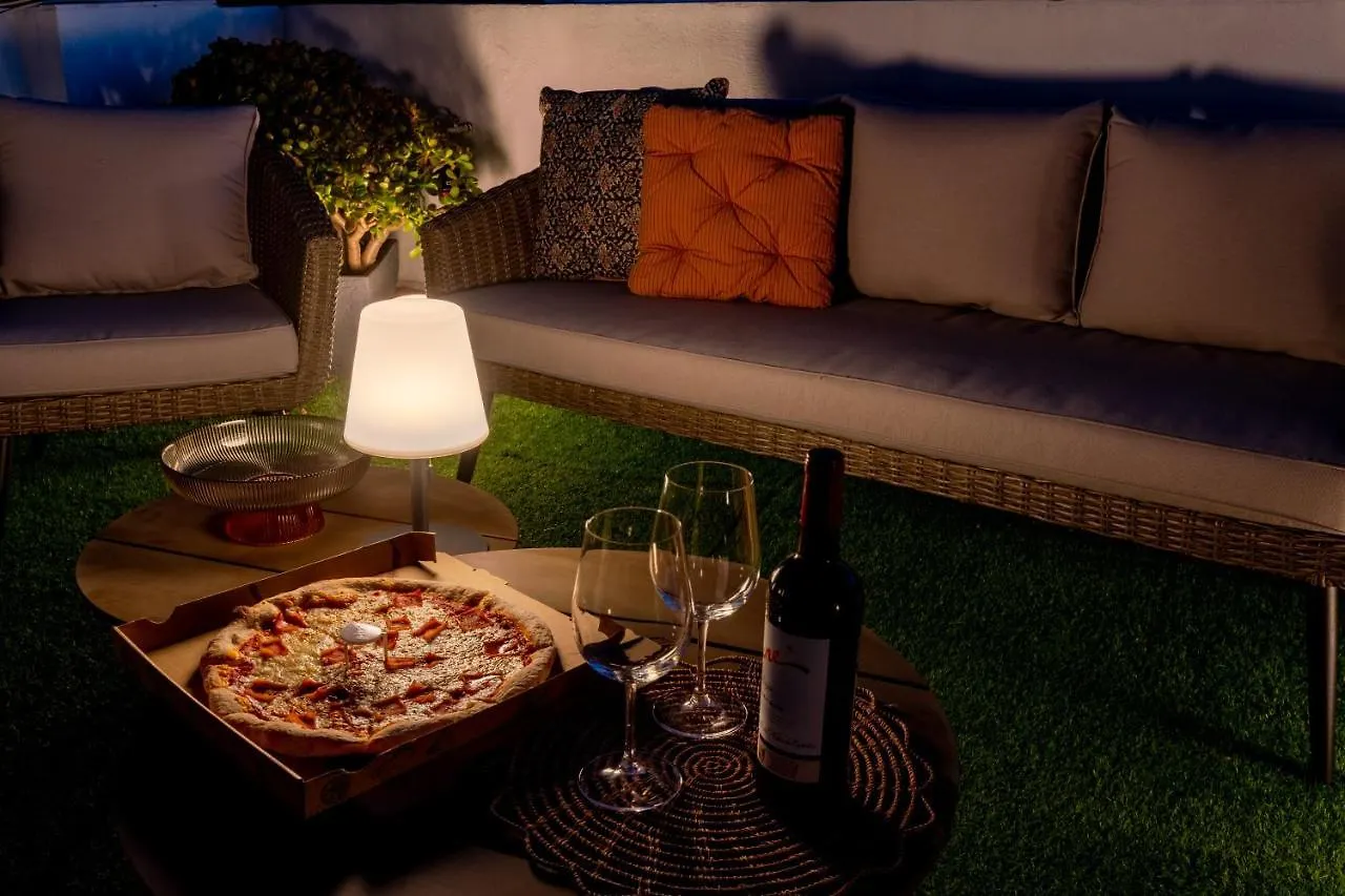 Atico Con Encanto En Sierpes Seville Apartment